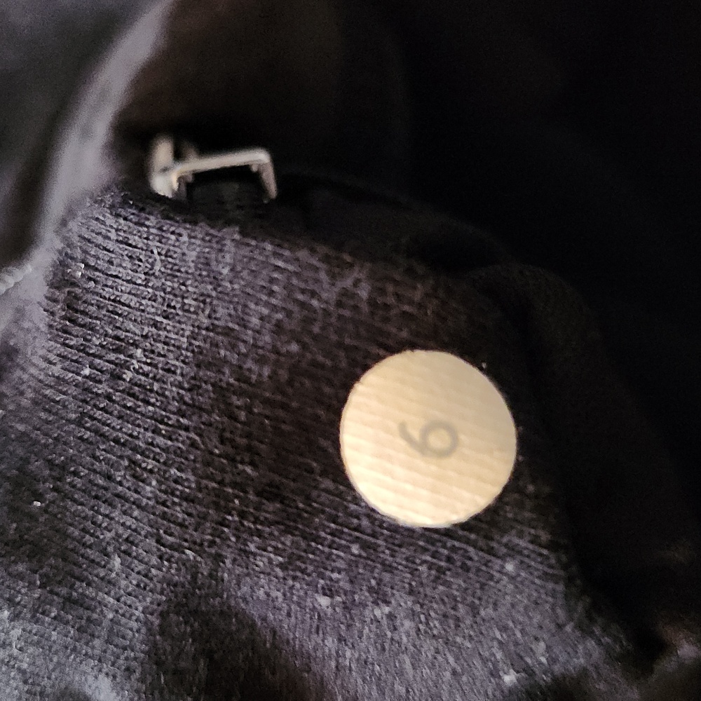 Lululemon Size 6 Black Cowl Neck Sweatshirt Worn In‎ - Picture 8 of 8